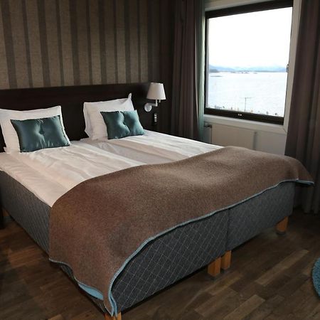 Hotel Four Monkeys Ålesund Esterno foto