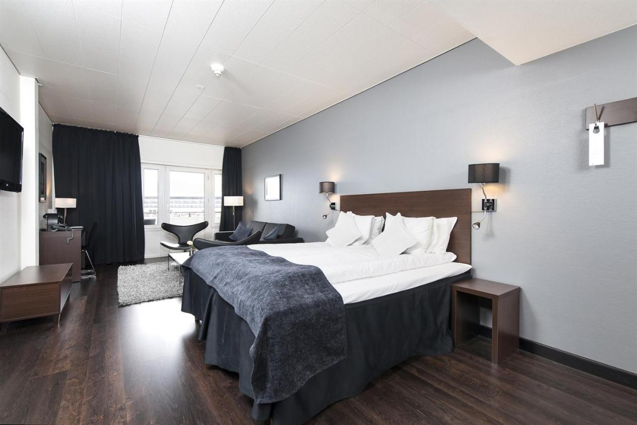 Hotel Four Monkeys Ålesund Esterno foto