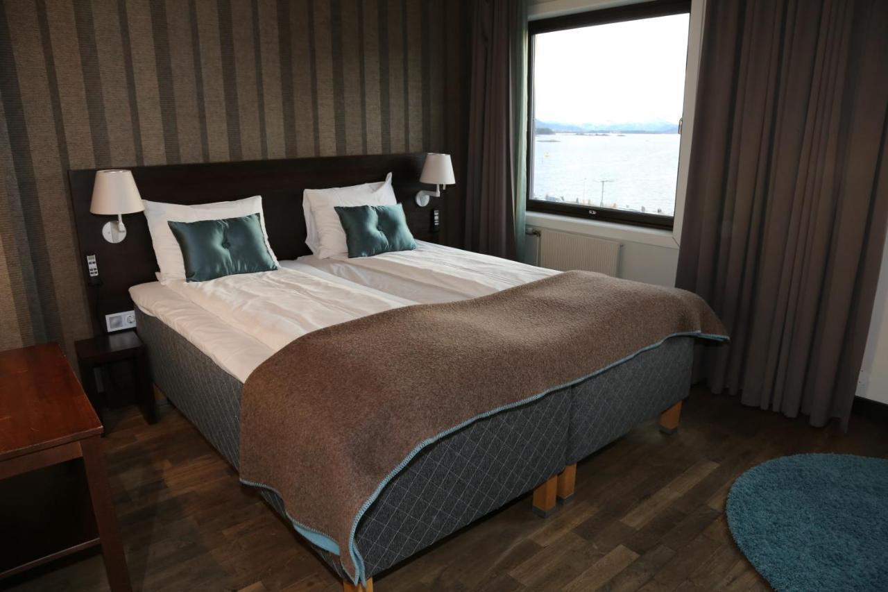 Hotel Four Monkeys Ålesund Esterno foto