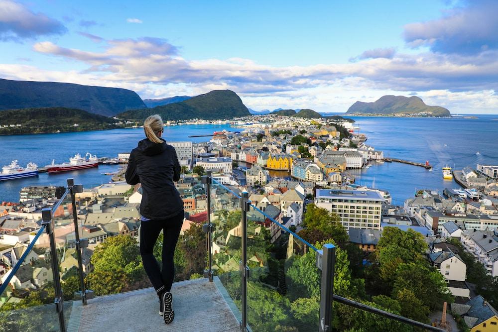 Hotel Four Monkeys Ålesund Esterno foto