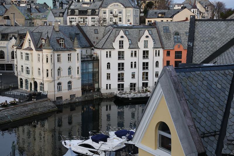 Hotel Four Monkeys Ålesund Esterno foto