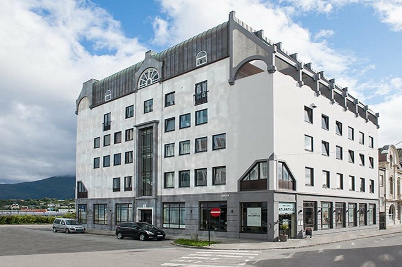 Hotel Four Monkeys Ålesund Esterno foto